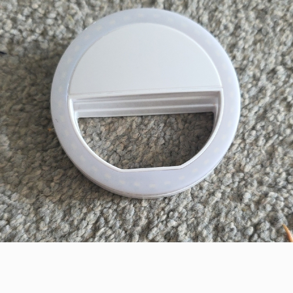 Marshalls White Clip-On Ring Light